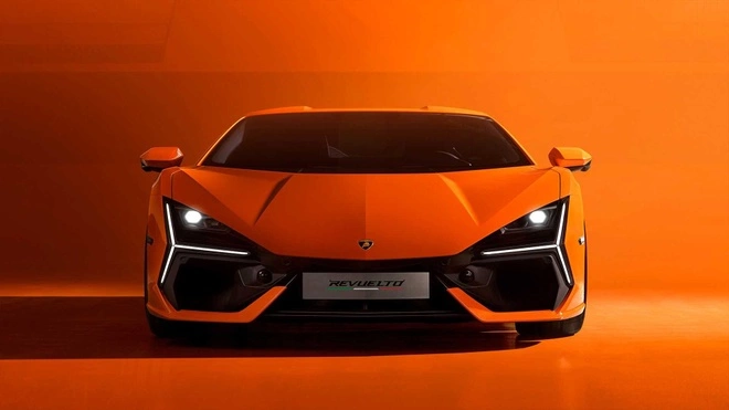 The hybrid supercar Lamborghini Revuelto boasts a powerful 1,001 horsepower
