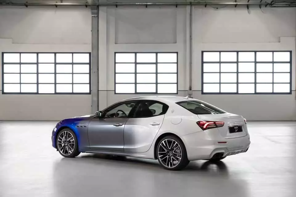 With an 8-speed ZF transmission and rear-wheel drive, this mid-size sedan can accelerate from 0 to 100 km/h in 4.3 seconds before reaching a top speed of 326 km/h.