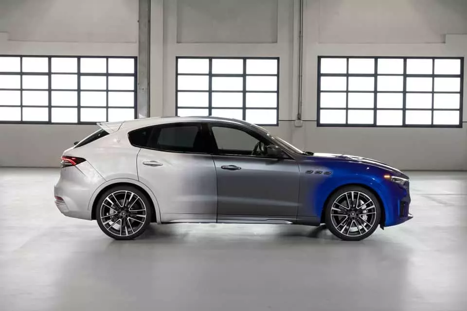 The Maserati Levante Trofeo Zéda is still equipped with a 3.8L twin-turbo V8 engine, producing a maximum power of 580 horsepower and a peak torque of 730 Nm.