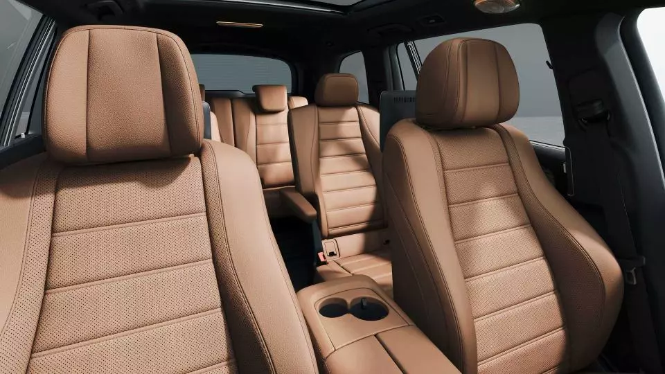 The interior is supplemented with 2 new colors, Catalana Beige and Bahia brown. The option for the piano lacquer wood interior trim with decorative stitching is inherited from the Maybach GLS 600 series.